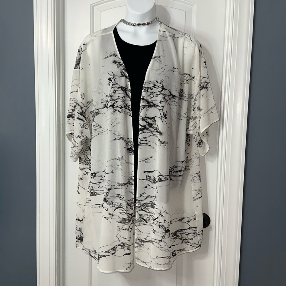 16. Rose & Olive Kimono / Duster PTP 30 1/2" NWT